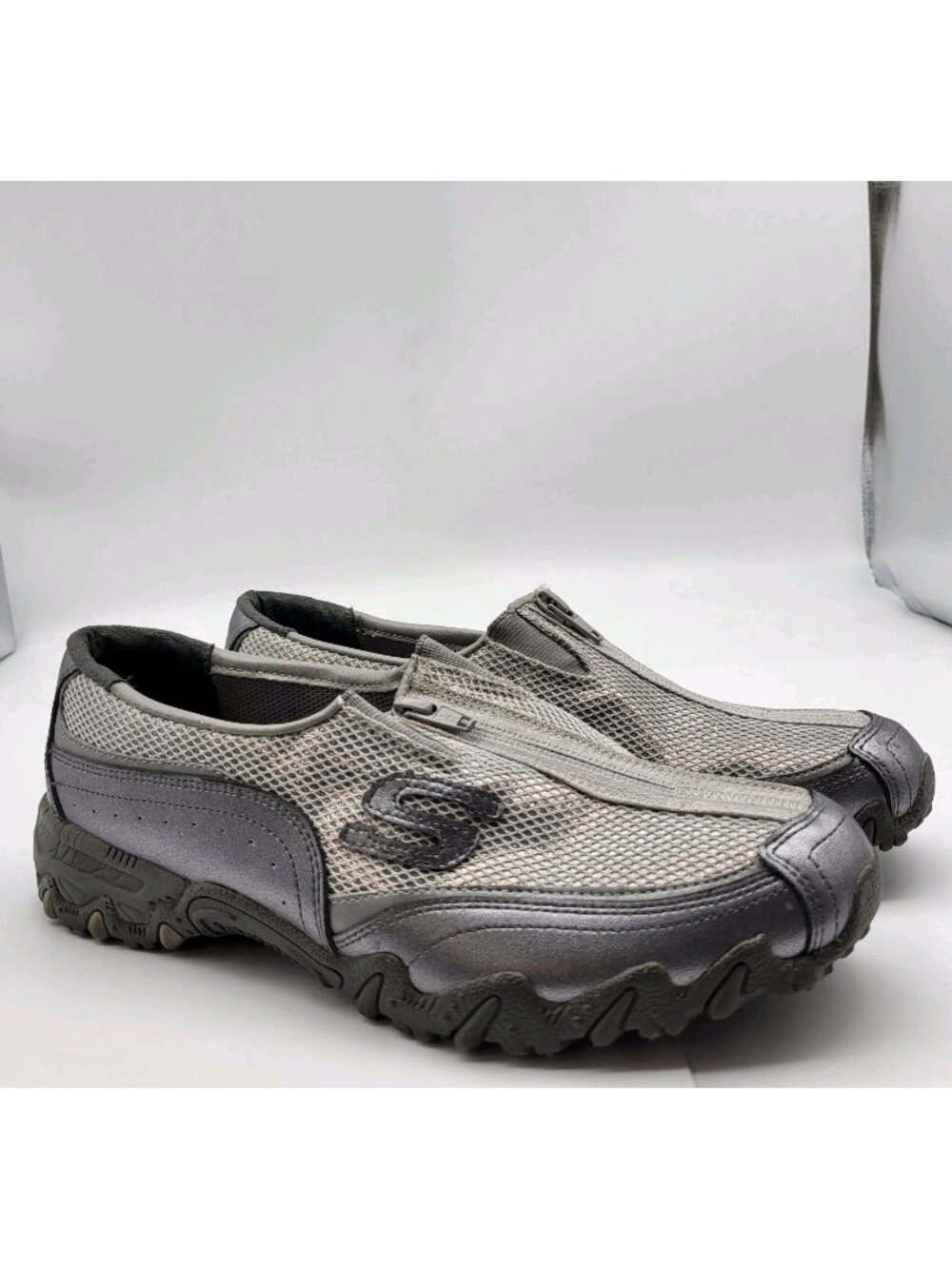 Skechers Compulsions Sport Slip On Zip Silver Shoes Women's Size 8.5